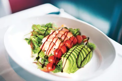Salade de crevettes a la sauce sesame